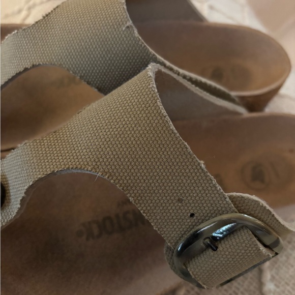 Birkenstock Gizeh Vegan Sandals - Olive - Picture 2 of 8